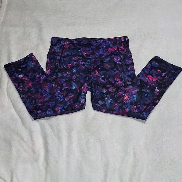 Avia Pants - NWOT Avia Medium Multicolor Capri Workout Leggings